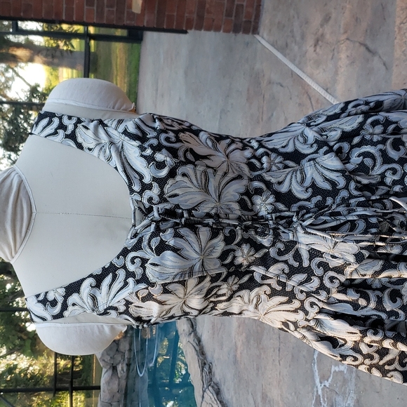 Renaissance Rococo damask corset gown - Picture 2 of 12